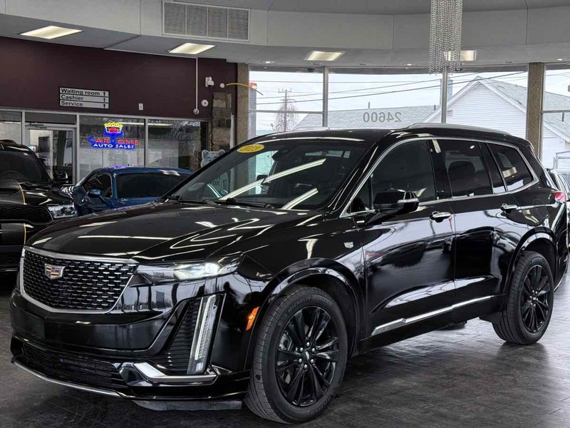 Cadillac XT6 Vehicle Full-screen Gallery Image 02