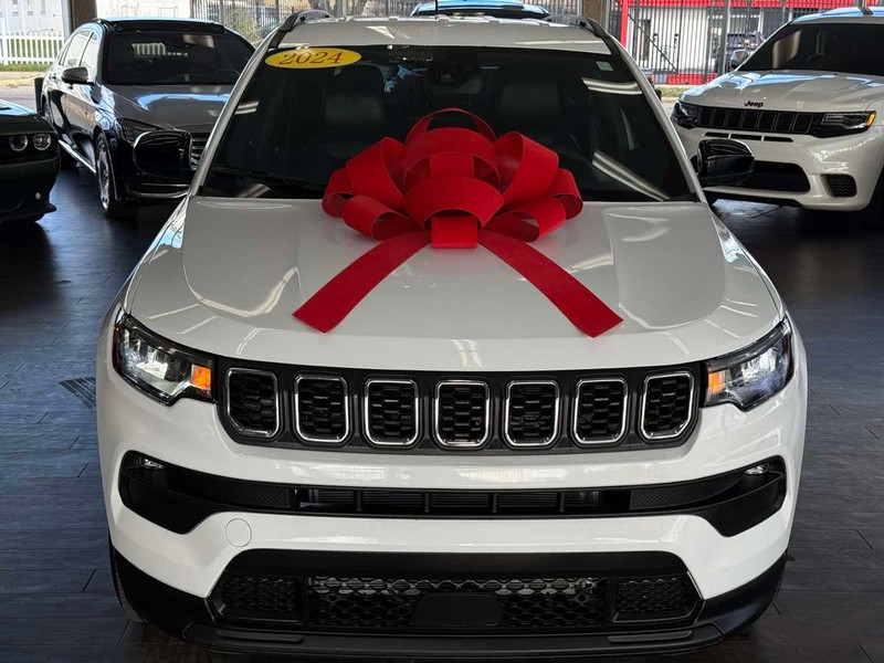 Jeep Compass Vehicle Full-screen Gallery Image 03