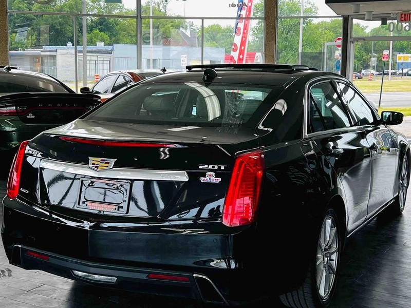 Cadillac CTS Sedan Vehicle Full-screen Gallery Image 03