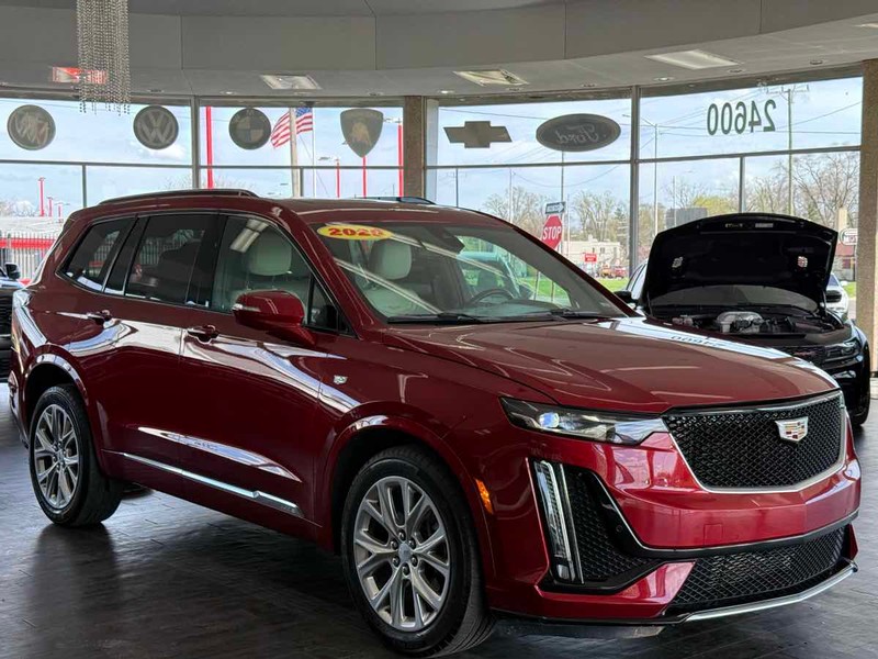 Cadillac XT6 Vehicle Full-screen Gallery Image 01