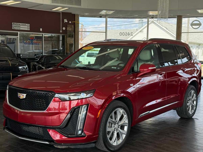 Cadillac XT6 Vehicle Full-screen Gallery Image 02