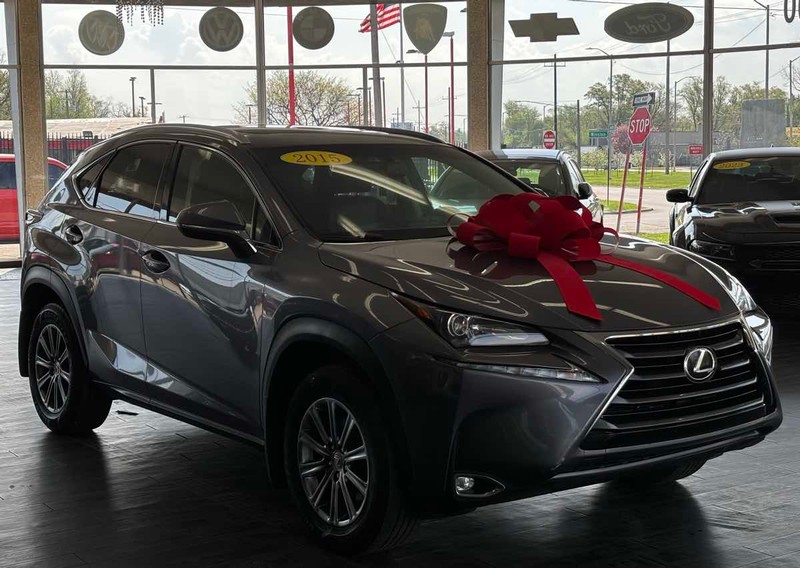 Lexus NX 200t Vehicle Full-screen Gallery Image 01