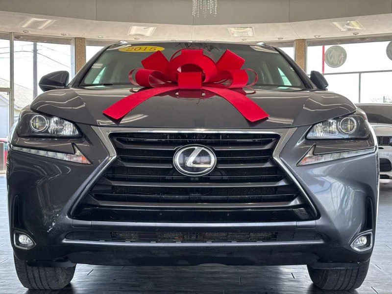 Lexus NX 200t Vehicle Full-screen Gallery Image 03