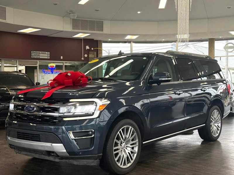 Ford Expedition Max Vehicle Full-screen Gallery Image 02