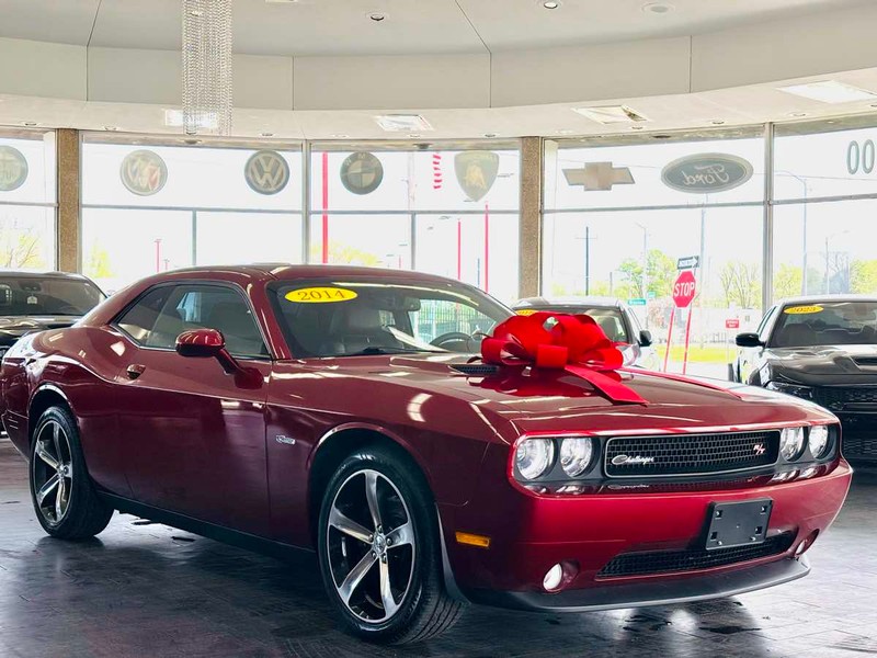 Dodge Challenger Vehicle Full-screen Gallery Image 01