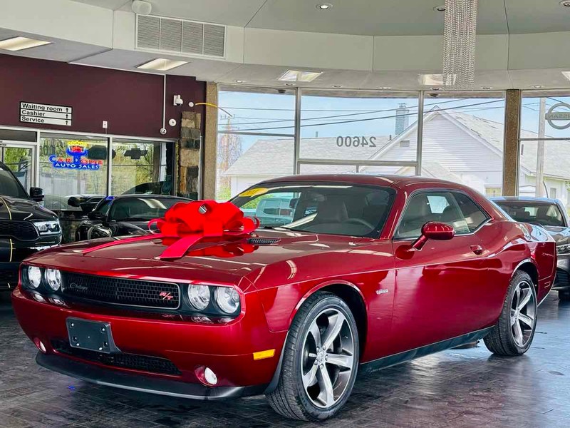Dodge Challenger Vehicle Full-screen Gallery Image 02