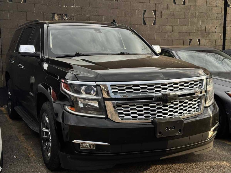 Chevrolet Tahoe Vehicle Full-screen Gallery Image 03