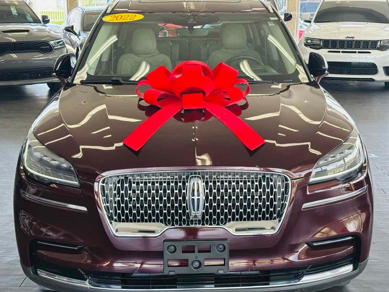 Lincoln Aviator Vehicle Full-screen Gallery Image 03