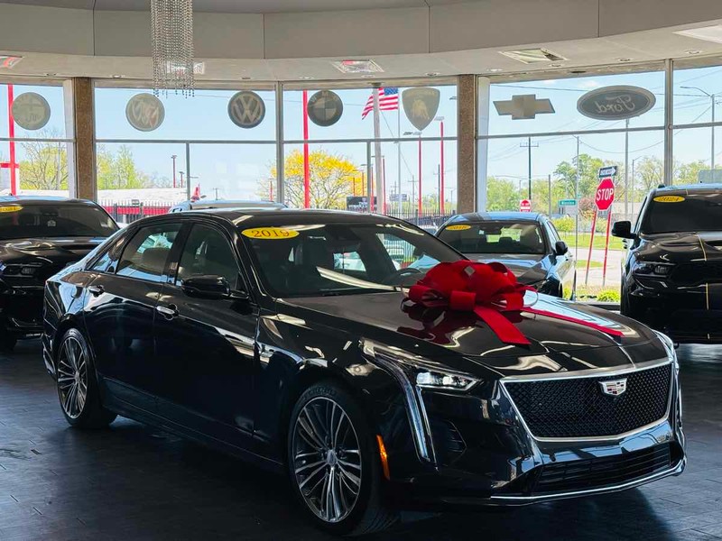 Cadillac CT6-V Vehicle Full-screen Gallery Image 01