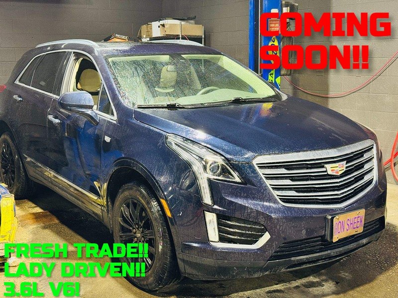 Cadillac XT5 Vehicle Full-screen Gallery Image 01