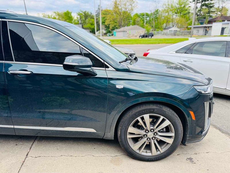 Cadillac XT6 Vehicle Full-screen Gallery Image 03