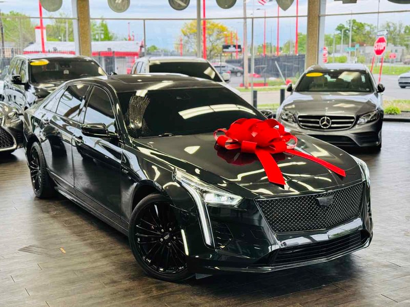 Cadillac CT6-V Vehicle Full-screen Gallery Image 01