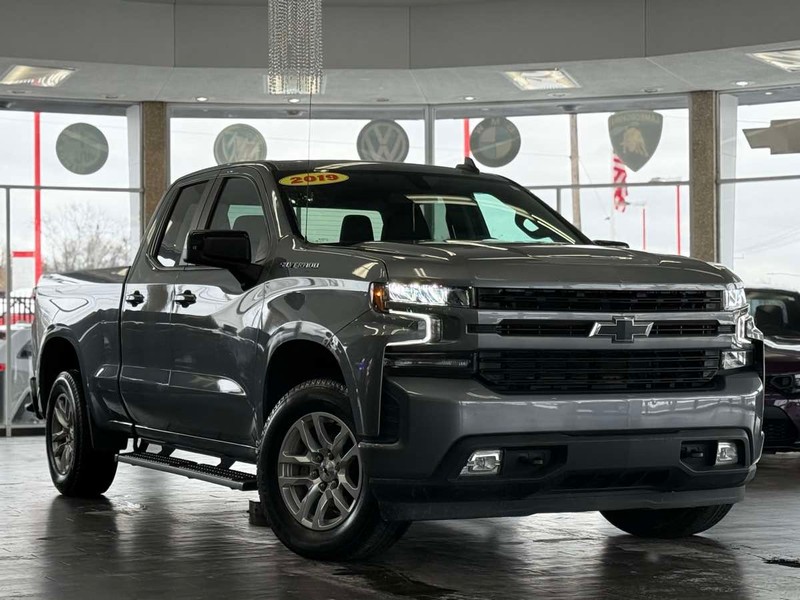 Chevrolet Silverado 1500 Vehicle Full-screen Gallery Image 01