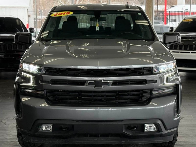 Chevrolet Silverado 1500 Vehicle Full-screen Gallery Image 03