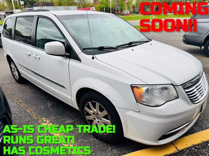 Chrysler Town & Country Vehicle Full-screen Gallery Image 01