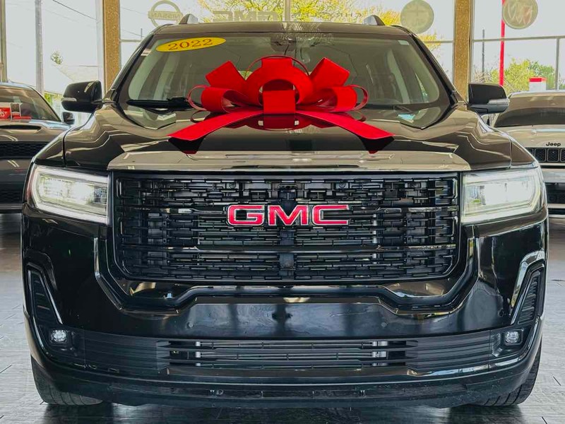 GMC Acadia Vehicle Full-screen Gallery Image 03