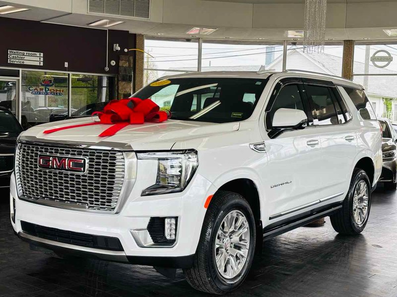 GMC Yukon Vehicle Full-screen Gallery Image 03