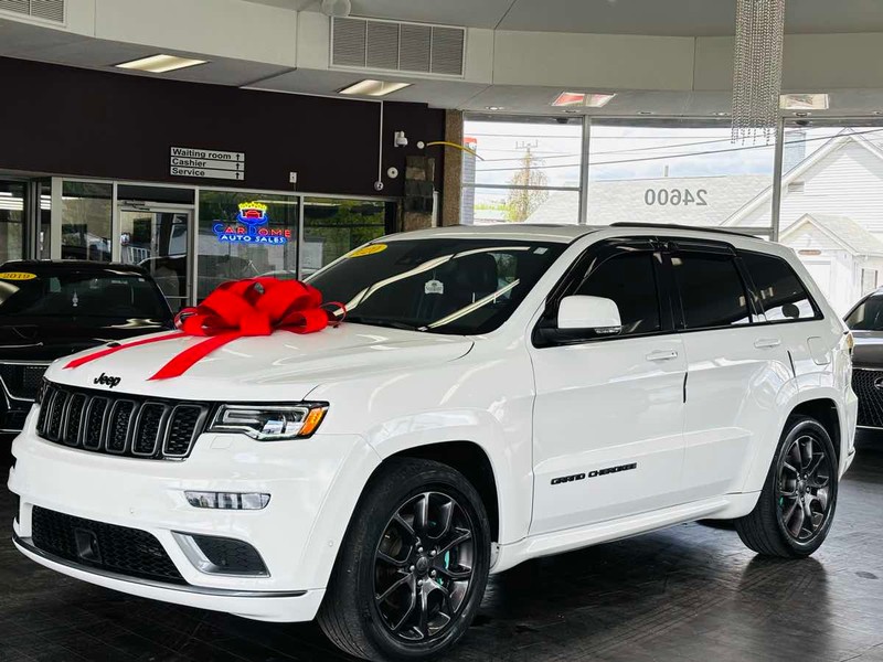 Jeep Grand Cherokee Vehicle Full-screen Gallery Image 03