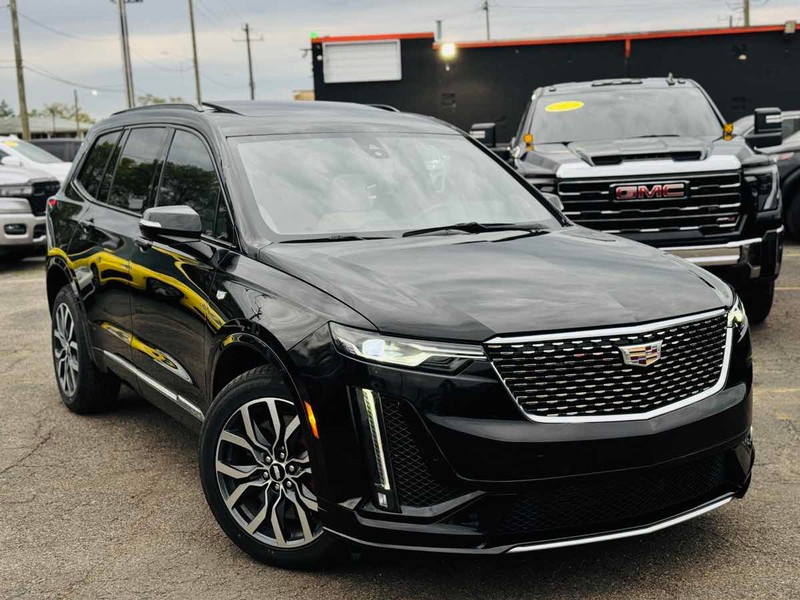 Cadillac XT6 Vehicle Full-screen Gallery Image 01
