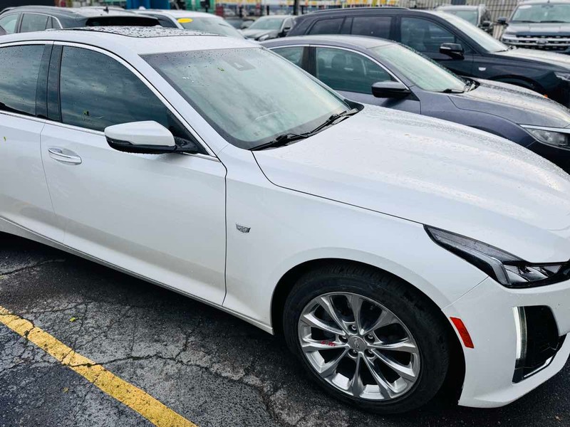 Cadillac CT5 Vehicle Full-screen Gallery Image 03