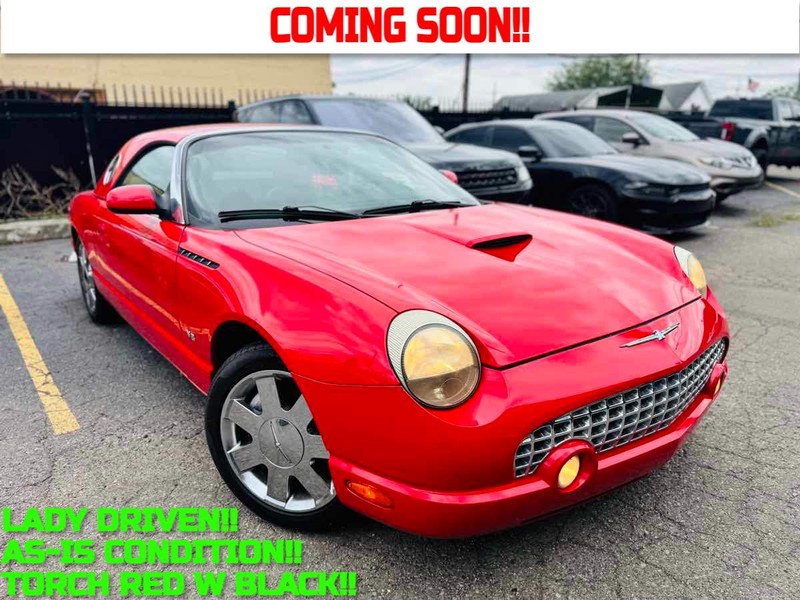 Ford Thunderbird Vehicle Full-screen Gallery Image 01