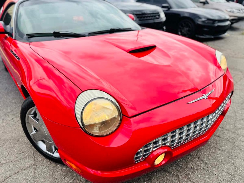 Ford Thunderbird Vehicle Full-screen Gallery Image 03