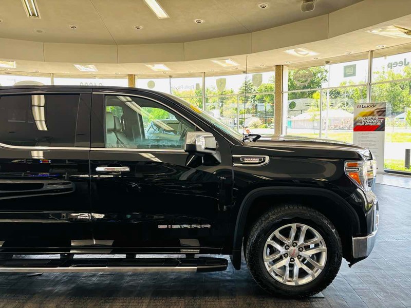 GMC Sierra 1500 Limited Vehicle Full-screen Gallery Image 03