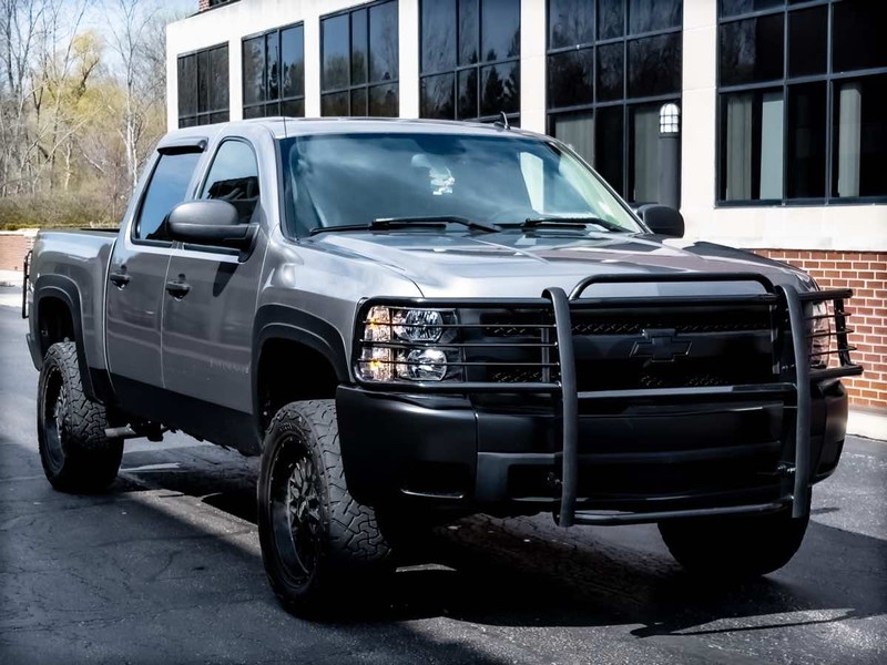 Chevrolet Silverado 1500 Vehicle Full-screen Gallery Image 01