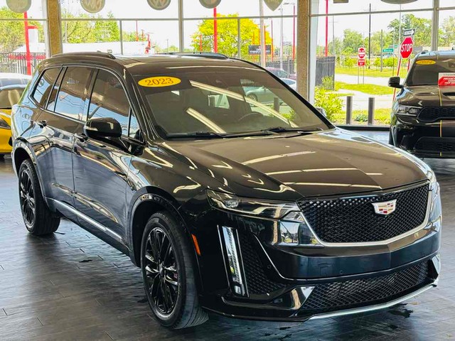 more details - cadillac xt6