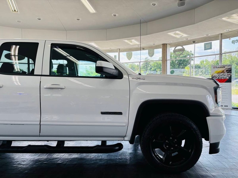 GMC Sierra 1500 Limited Vehicle Full-screen Gallery Image 03