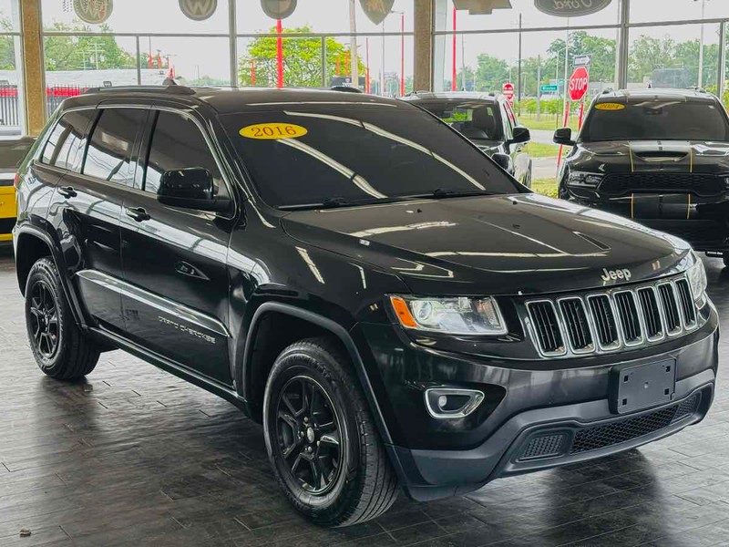 Jeep Grand Cherokee Vehicle Full-screen Gallery Image 01