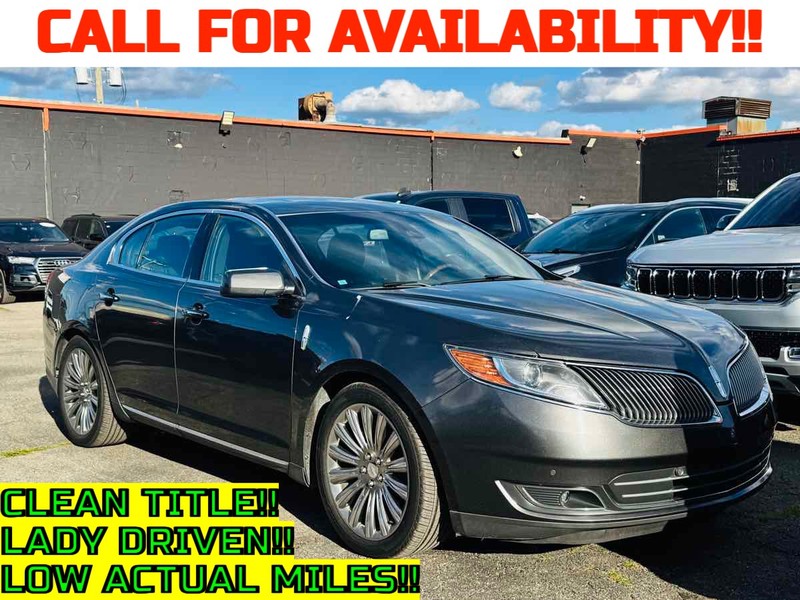 Lincoln MKS Vehicle Full-screen Gallery Image 01