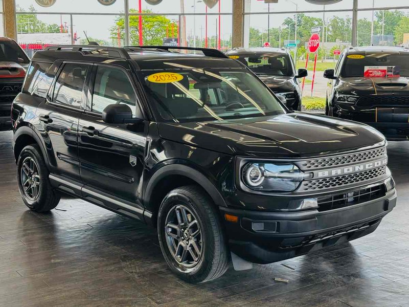 Ford Bronco Sport Vehicle Full-screen Gallery Image 01