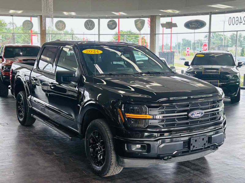 Ford F-150 Vehicle Full-screen Gallery Image 01