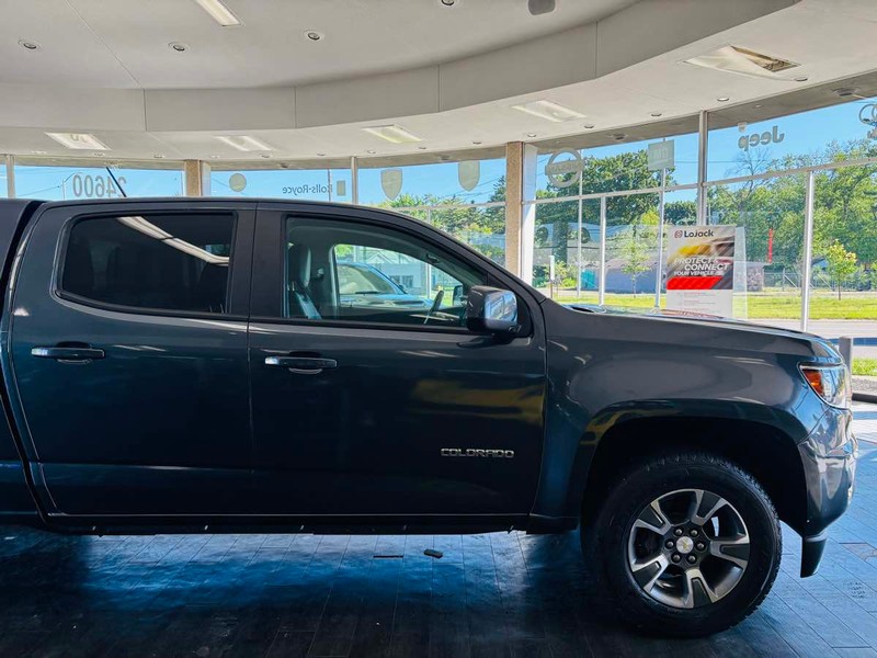 Chevrolet Colorado Vehicle Full-screen Gallery Image 03