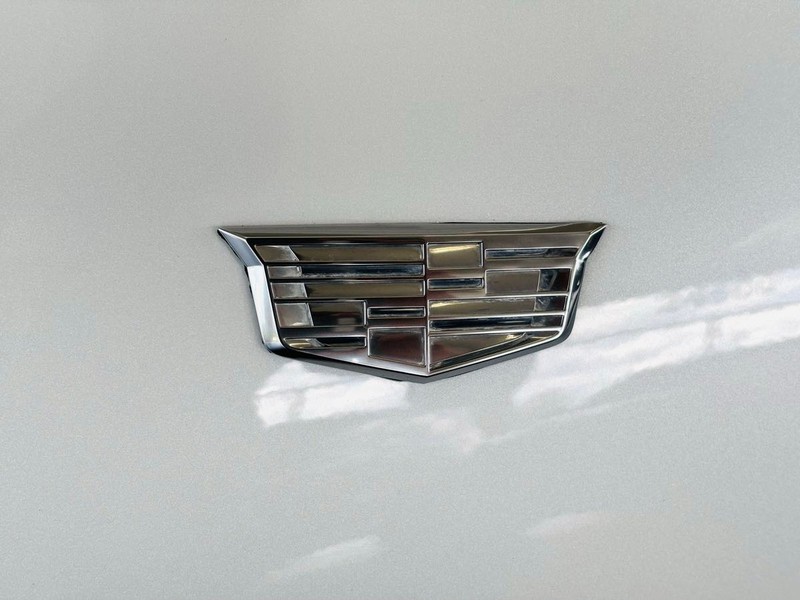 Cadillac XT6 Vehicle Full-screen Gallery Image 03