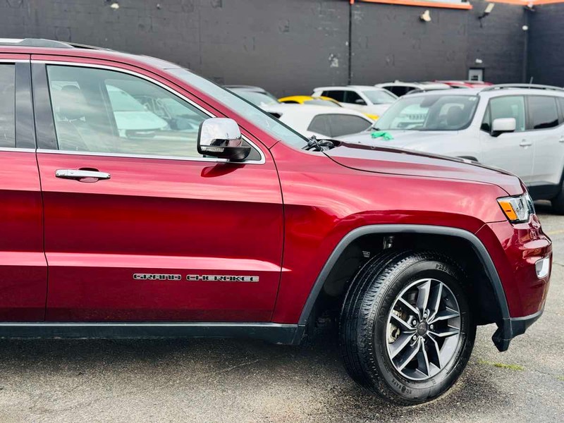 Jeep Grand Cherokee Vehicle Full-screen Gallery Image 03
