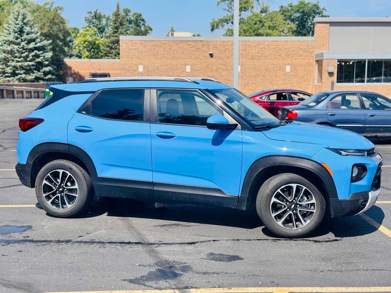 Chevrolet Trailblazer Vehicle Full-screen Gallery Image 03