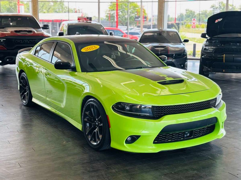 Dodge Charger Vehicle Full-screen Gallery Image 01
