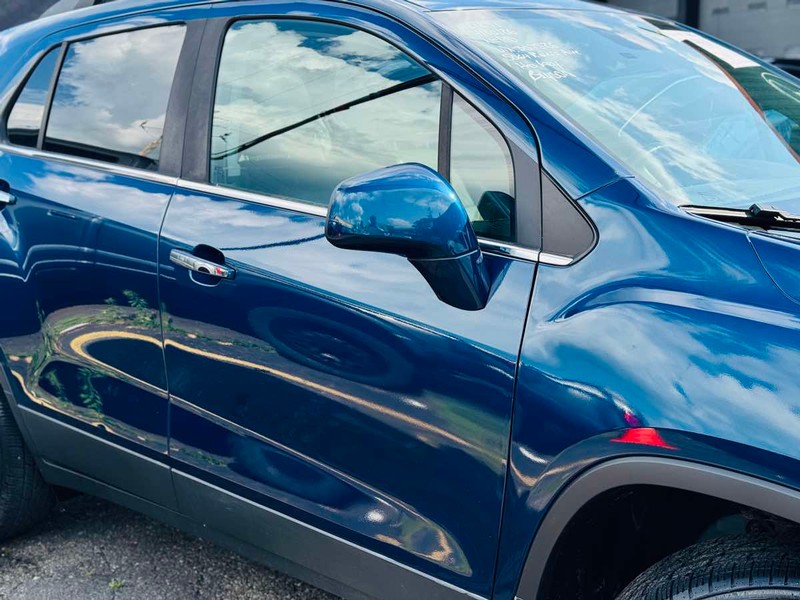 Chevrolet Trax Vehicle Full-screen Gallery Image 03