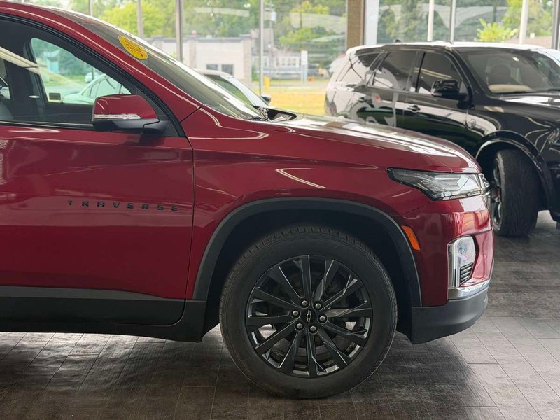 Chevrolet Traverse Vehicle Full-screen Gallery Image 03