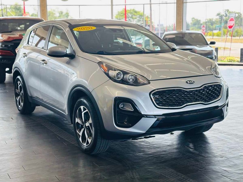 Kia Sportage Vehicle Full-screen Gallery Image 01