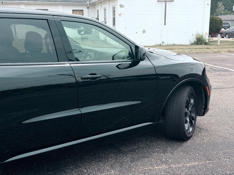 Dodge Durango Vehicle Full-screen Gallery Image 03