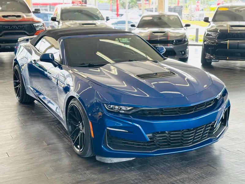 Chevrolet Camaro Vehicle Full-screen Gallery Image 01