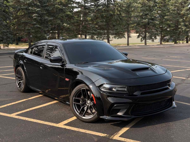 Dodge Charger Vehicle Full-screen Gallery Image 01