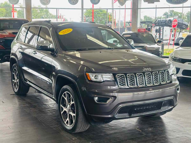 Jeep Grand Cherokee Vehicle Full-screen Gallery Image 01