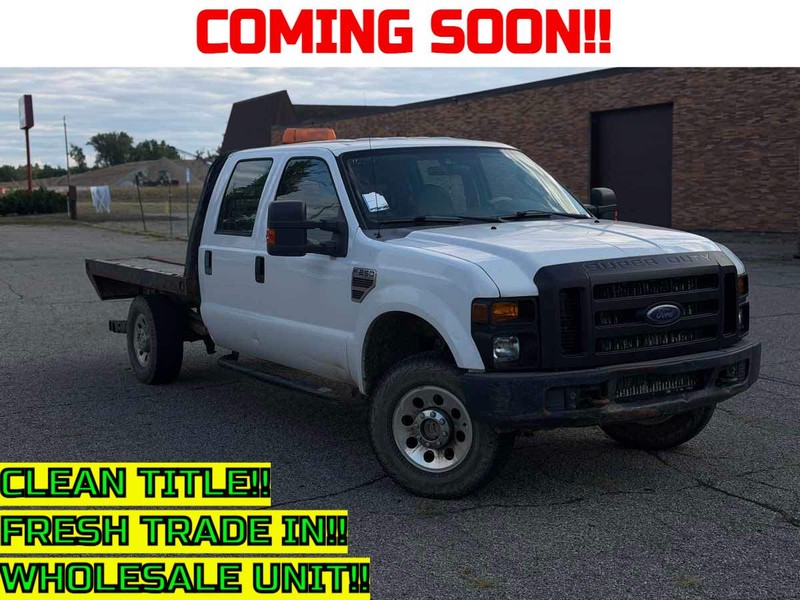 Ford Super Duty F-250 SRW Vehicle Full-screen Gallery Image 01