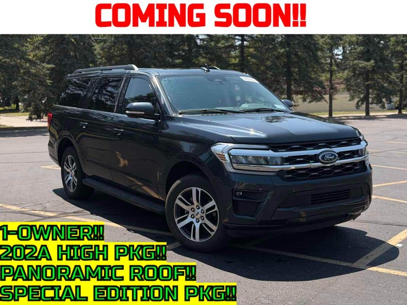 Ford Expedition Max Vehicle Full-screen Gallery Image 01