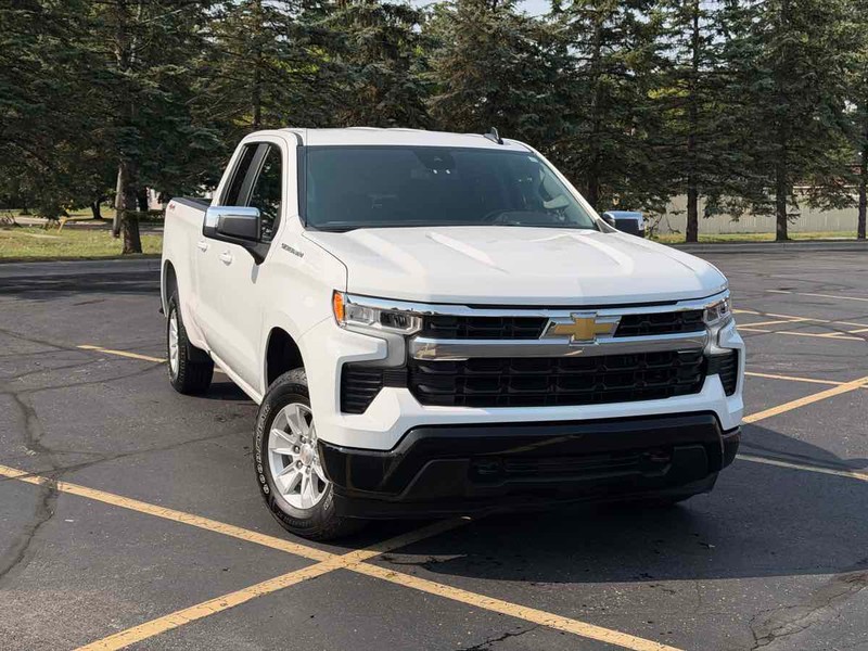 Chevrolet Silverado 1500 Vehicle Full-screen Gallery Image 01