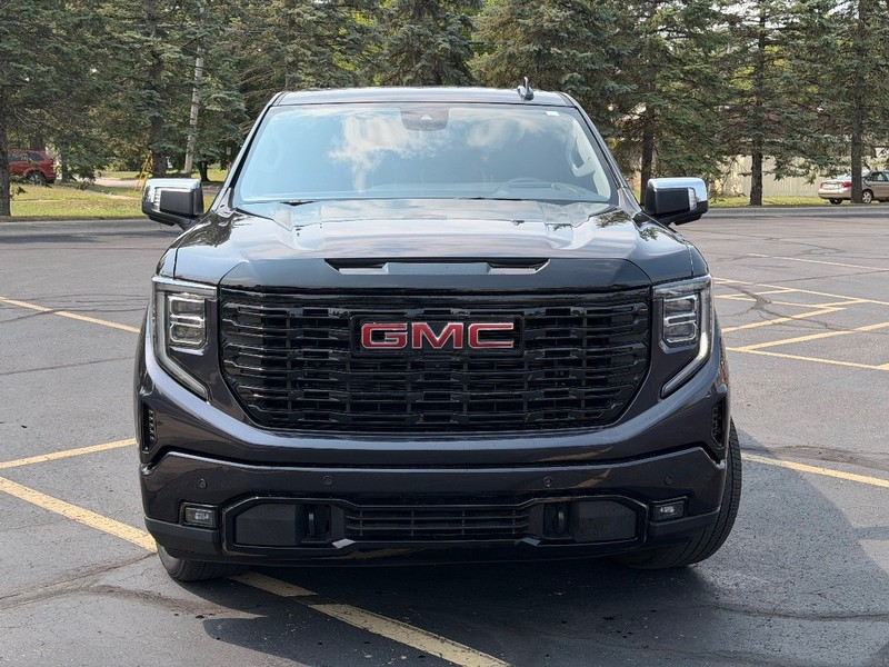 GMC Sierra 1500 Vehicle Full-screen Gallery Image 03